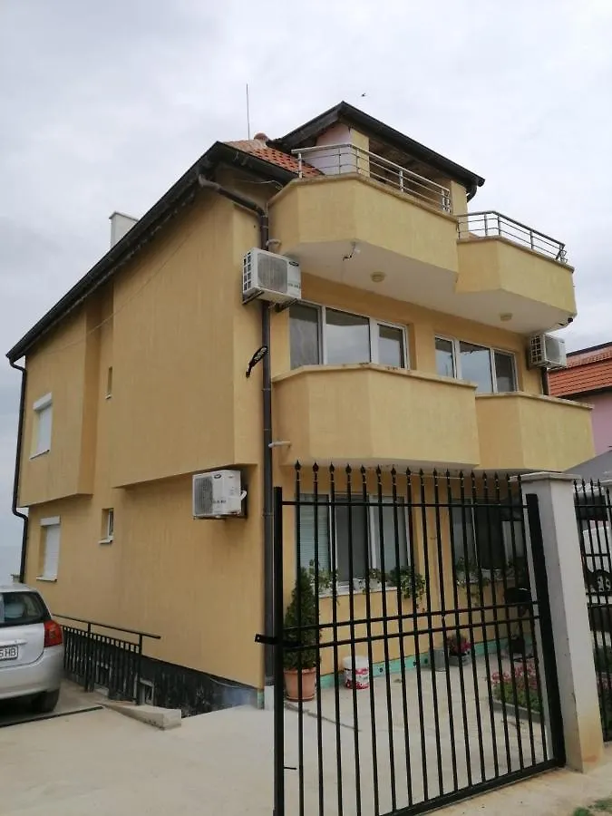 Villa Krisia Apartments Sozopol
